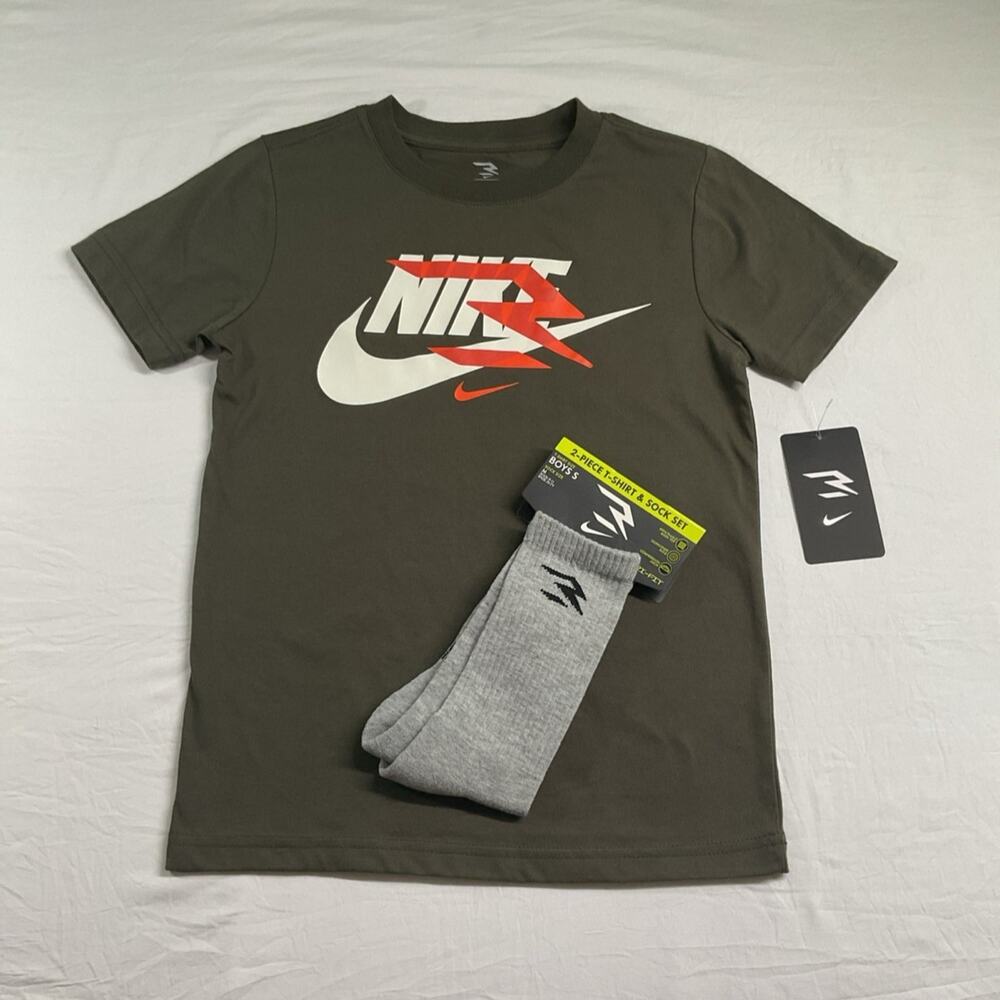 Nike Kids Short Sleeve Shirt Size Small 8-10 years NWT